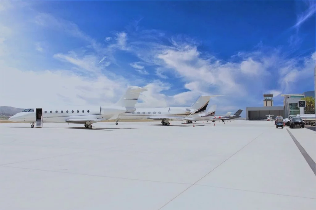 Can private jets fly internationally