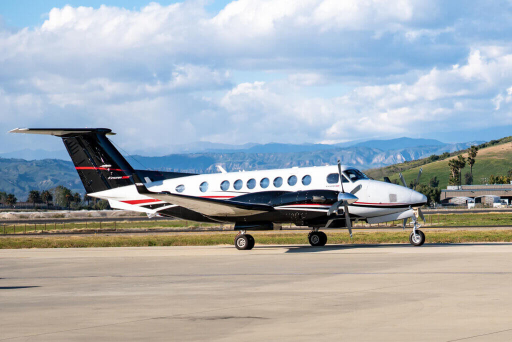 A King Air 350i aircraft at sun air jets