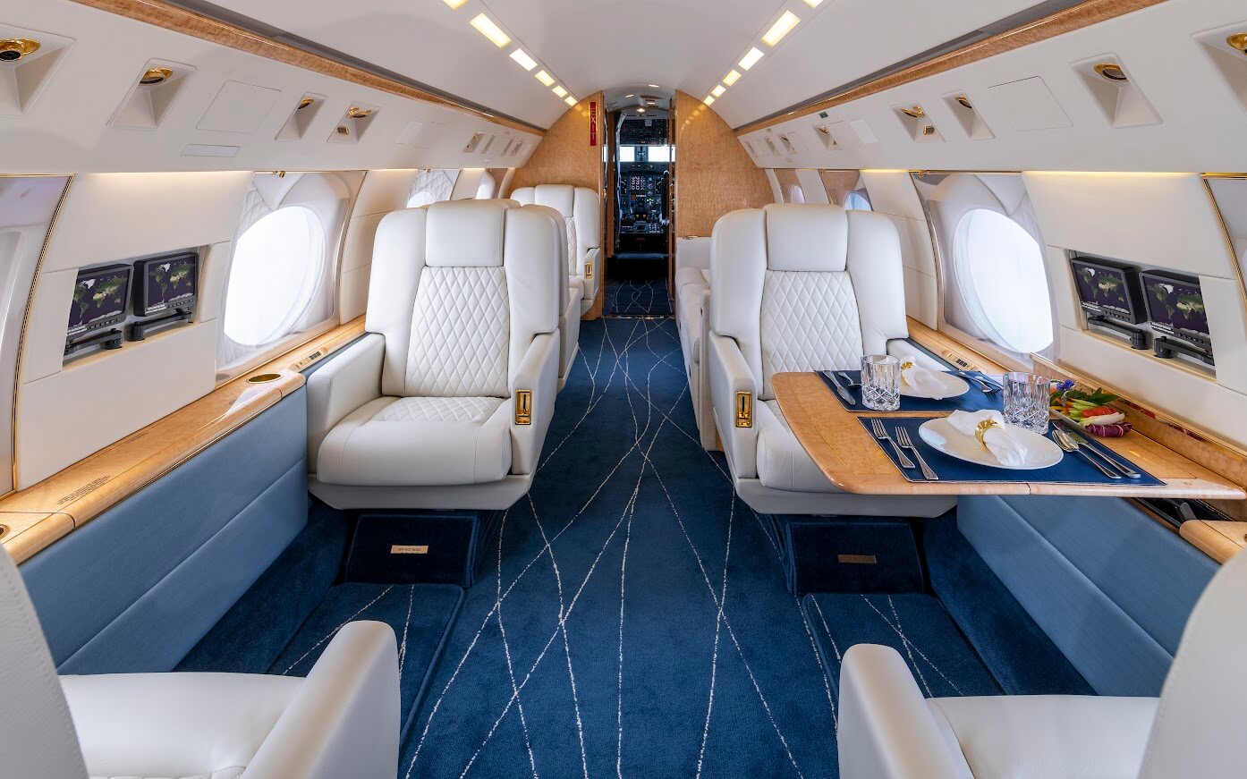 Gulfstream GIV-SP private jet interior