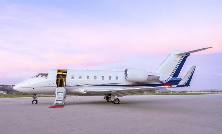 Challenger 605 private jet